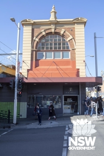 Burwood Railway Parcel's Office and Underbridge - Parcels Office