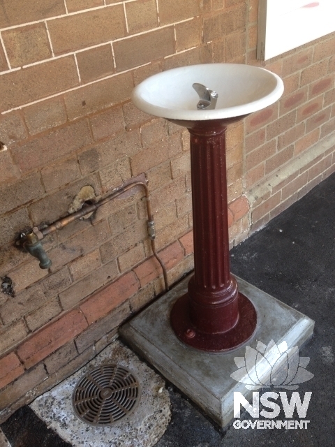 Gordon Railway Station Group (2015) - bubbler