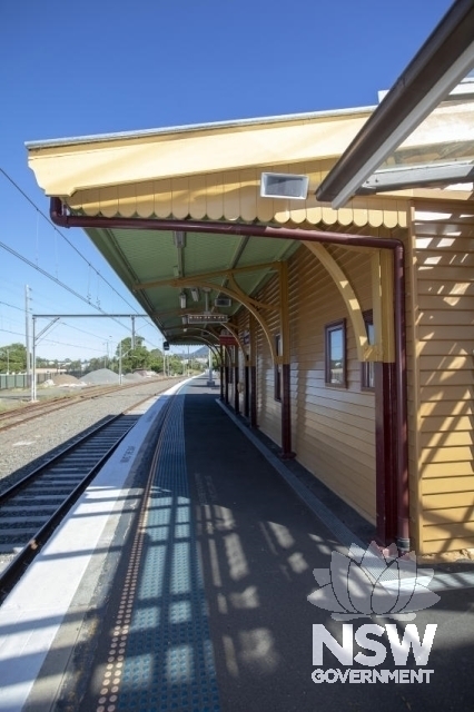 Thirroul Railway Station Group - Platform 3 building and awning.