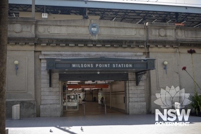 Milsons Point Railway Station - Showing original awning.