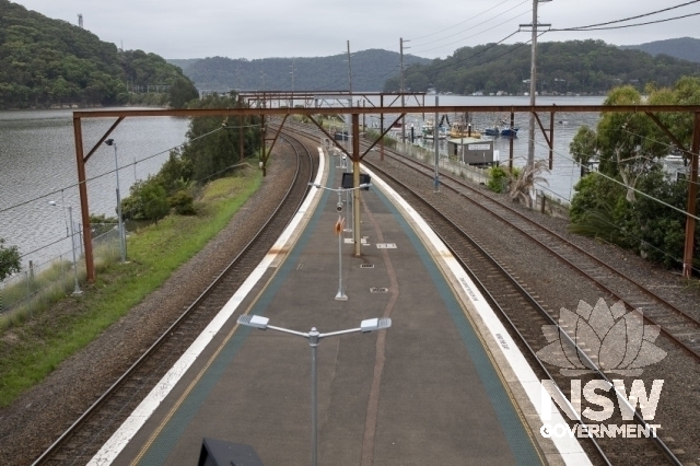 Hawkesbury River Railway Station Group - Looking north from the overhead footbridge.