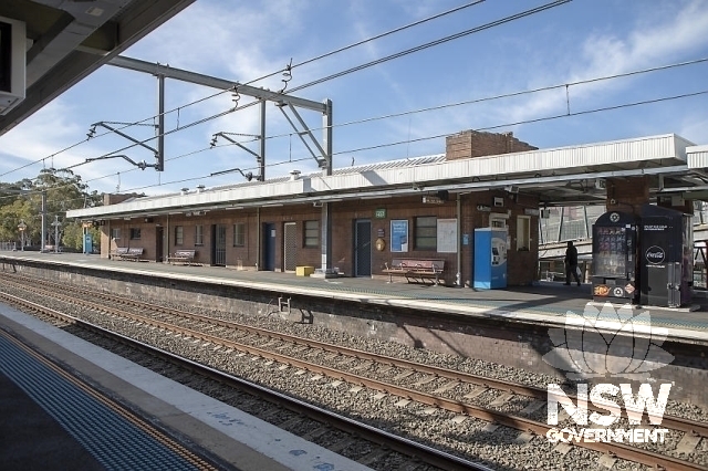 Toongabbie Railway Station - Platform 2 building