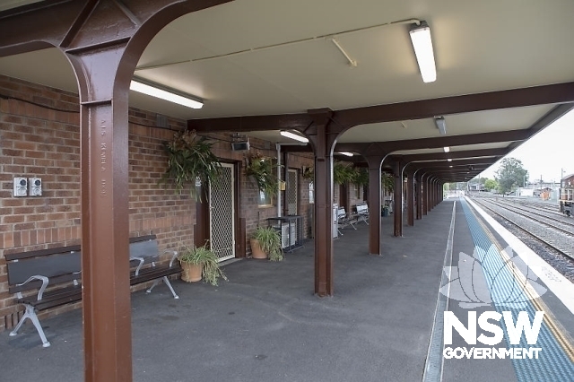 Bomaderry Railway Station - Platform awning with steel frame