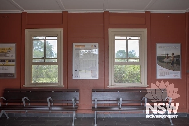 Macksville Railway Station - Waiting room with sash windows