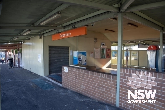Canterbury Railway Station Group - Modern overhead entry
