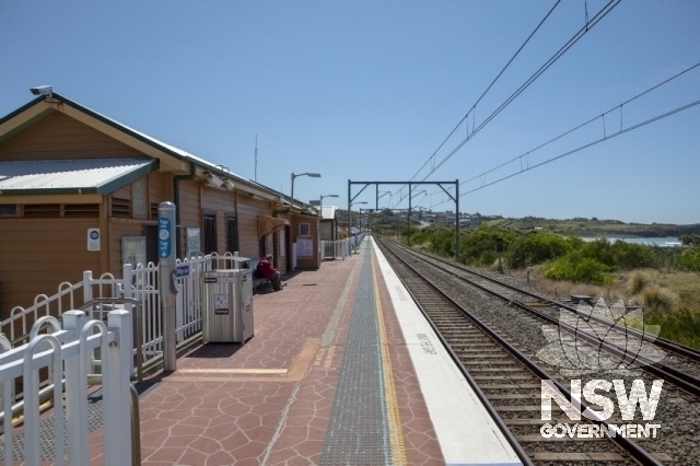 Bombo Railway Station Group - Platform and buildings looking north.