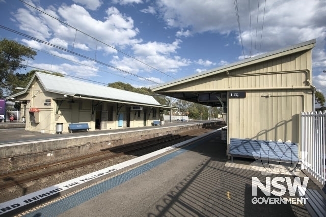 Banksia Railway Station - Platform1 and  2/3