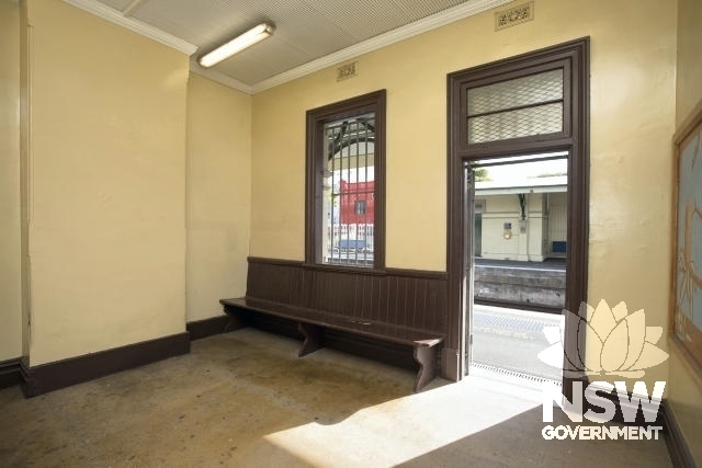 Banksia Railway Station - Platform 2/3 - Waiting Room