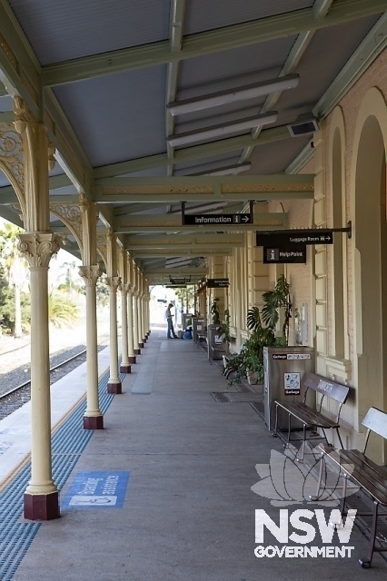 Tamworth Railway Station - Under awning detail.