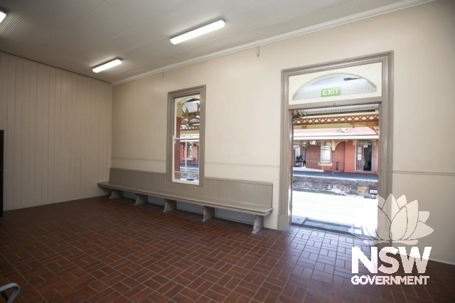Sydenham Railway Station Group - Platform 4/5 waiting room