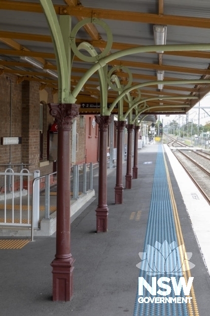 Riverstone Railway Station Group and Residence - Under awning post and brackets on platform 1