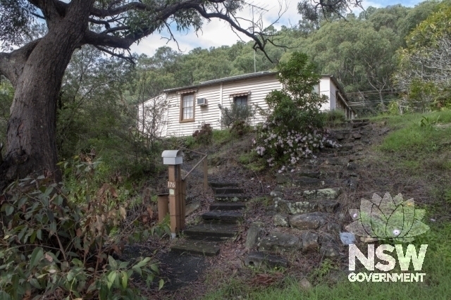 Brooklyn Railway Residence (176 Brooklyn Rd)