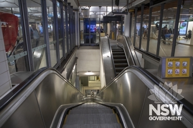 Town Hall Railway Station - escalators to lower platforms