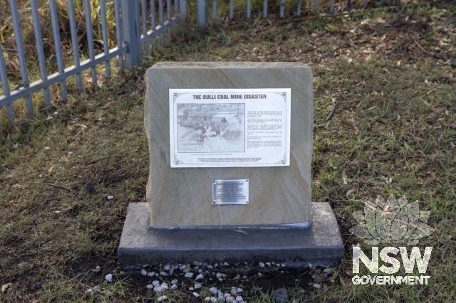 Bulli Mine Disaster Memorial - Stone mounted Plaque