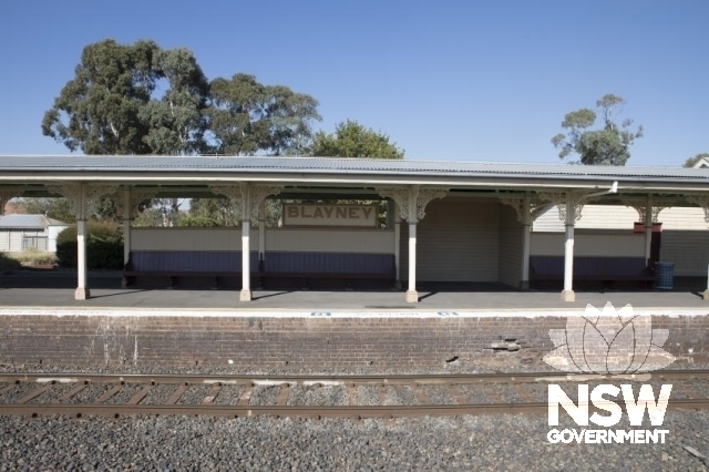 Blayney Railway Station - Platform and canopy with seating and signage