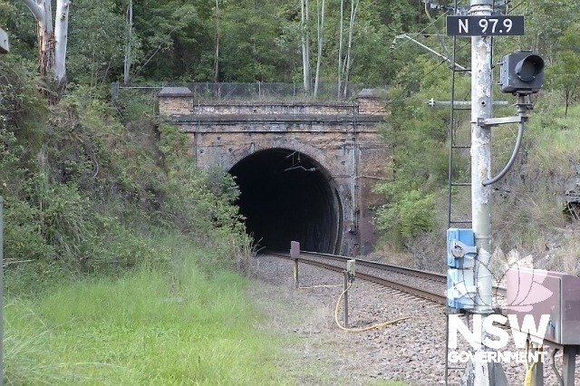 Kotara (Tickhole) Railway Tunnel - Western end of the old tunnel