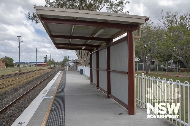 Kempsey Railway Station - Station platform awning, south end