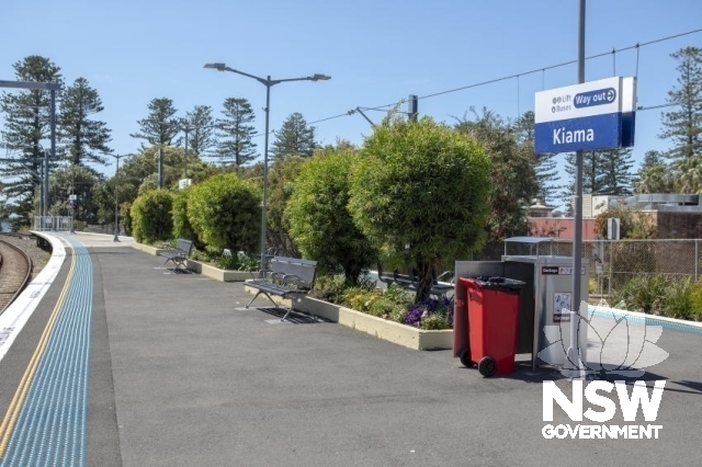 Kiama Railway Station Group - Platforms looking north and gardens.