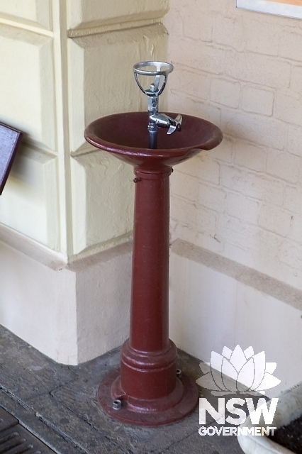 Tamworth Railway Station - Bubbler
