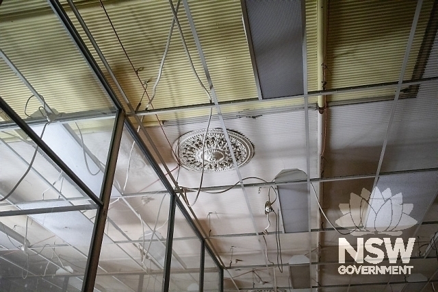 Eveleigh Chief Mechanical Engineers Office - Ceiling rose and ripple ceiling