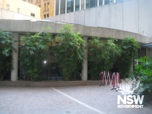 Restaurant on upper plaza above the Theatre Royal in 2017