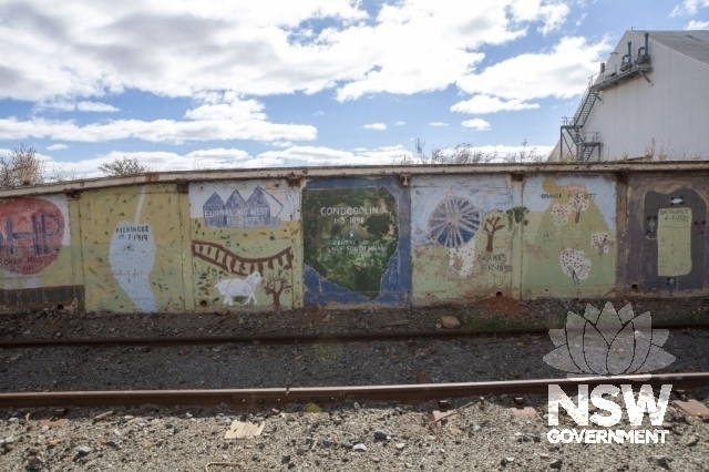 Euabalong West Railway Station - Loading platform with murals