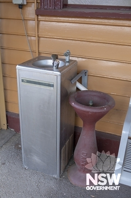 Broadmeadow Railway Station Group - Bubbler modern and older