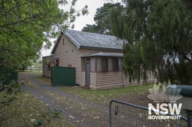 Bomaderry Railway Station - Station masters residence.