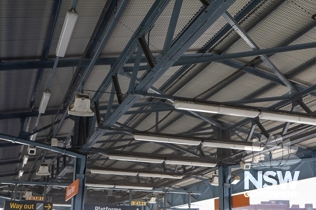 Milsons Point Railway Station - Under roof steel framework