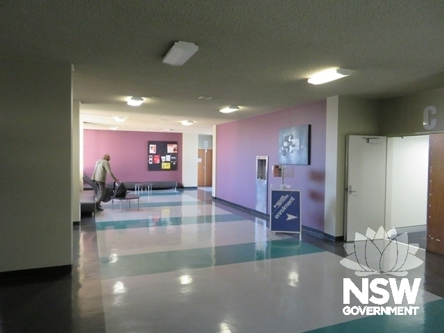 Blocks T1B, T1C & T1D: First Floor foyer at junction of blocks