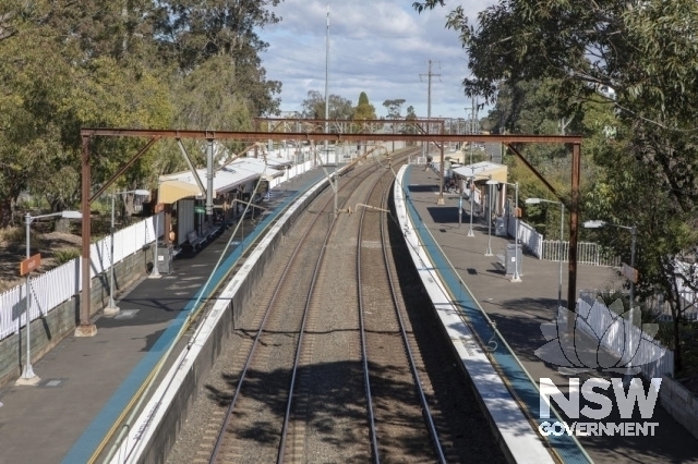Asquith Railway Station Group - Looking south from Baldwin Avenue overbridge.