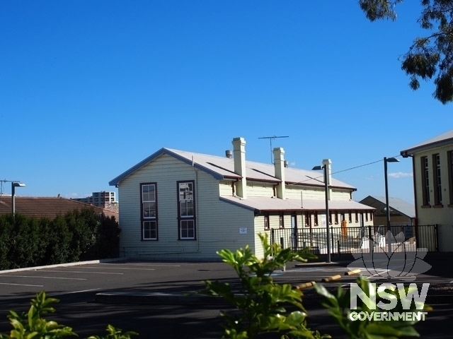 Single storey timber weatherboard block