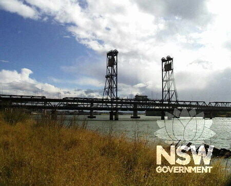 Hexham Bridge    Pacific Highway