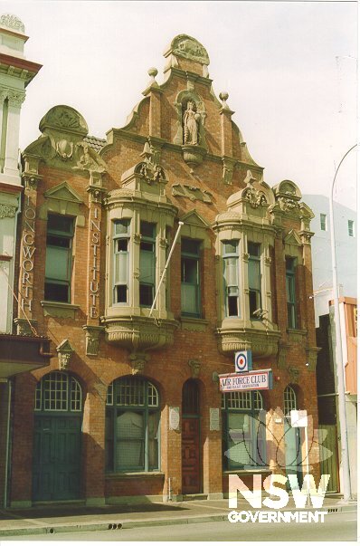 Air Force Club (Wood Chambers)   129 Scott Street