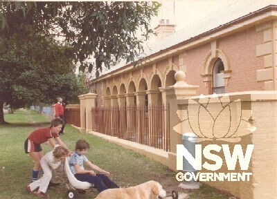 Morpeth Official Residence, former barracks building, 1985