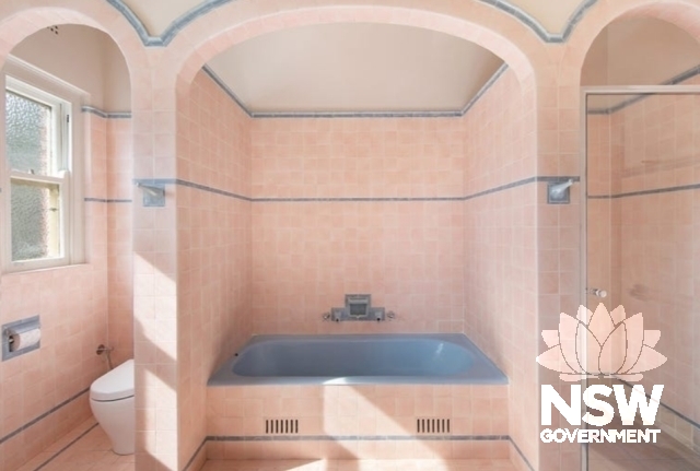 Original Art Deco bathroom