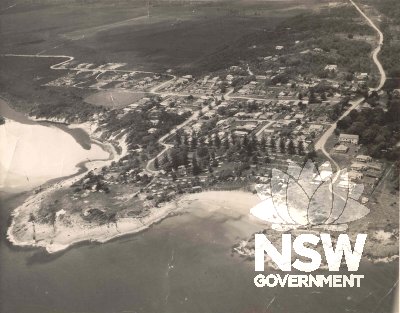 Aerial photograph of South West Rocks c1930 showing  Pilot Station complex including Residence, Boatman's cottages,  flagstaff and locker on Point Briner.