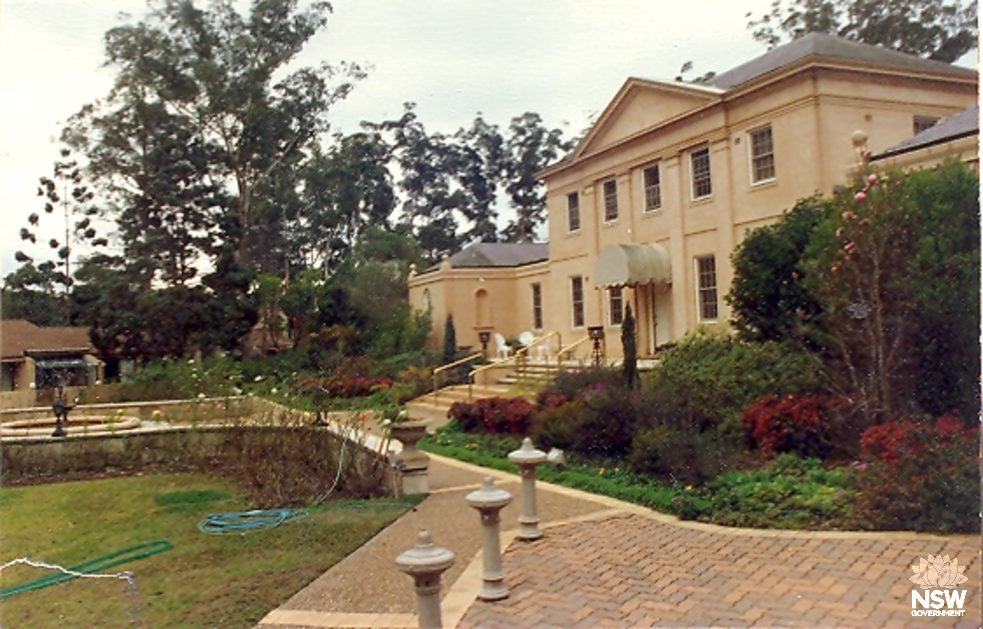 L10001