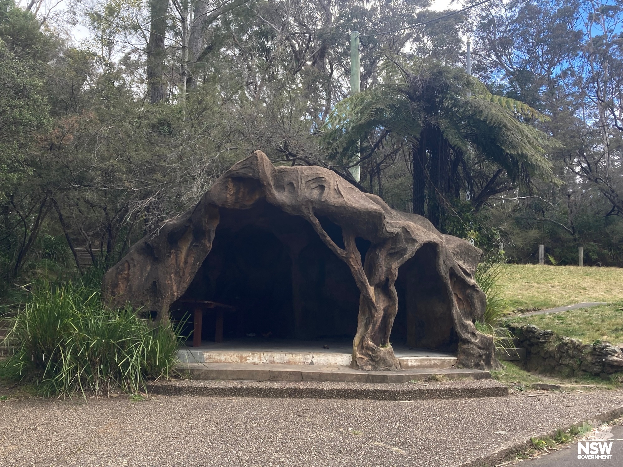 1930s Rock Shelter picnic area at Leura Cascades